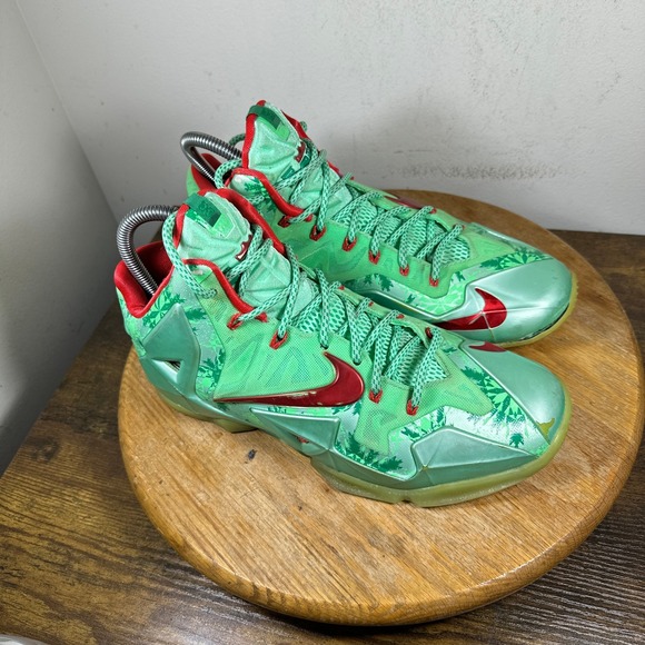 Nike LeBron 11 Low Christmas Men's Size 8 Green Red Shoes 616175-301